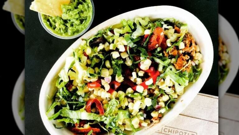 What To Order At Chipotle If You Don't Eat Meat